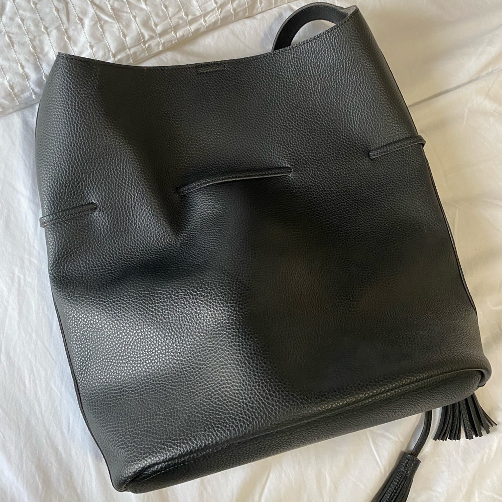 Large leather travel bag